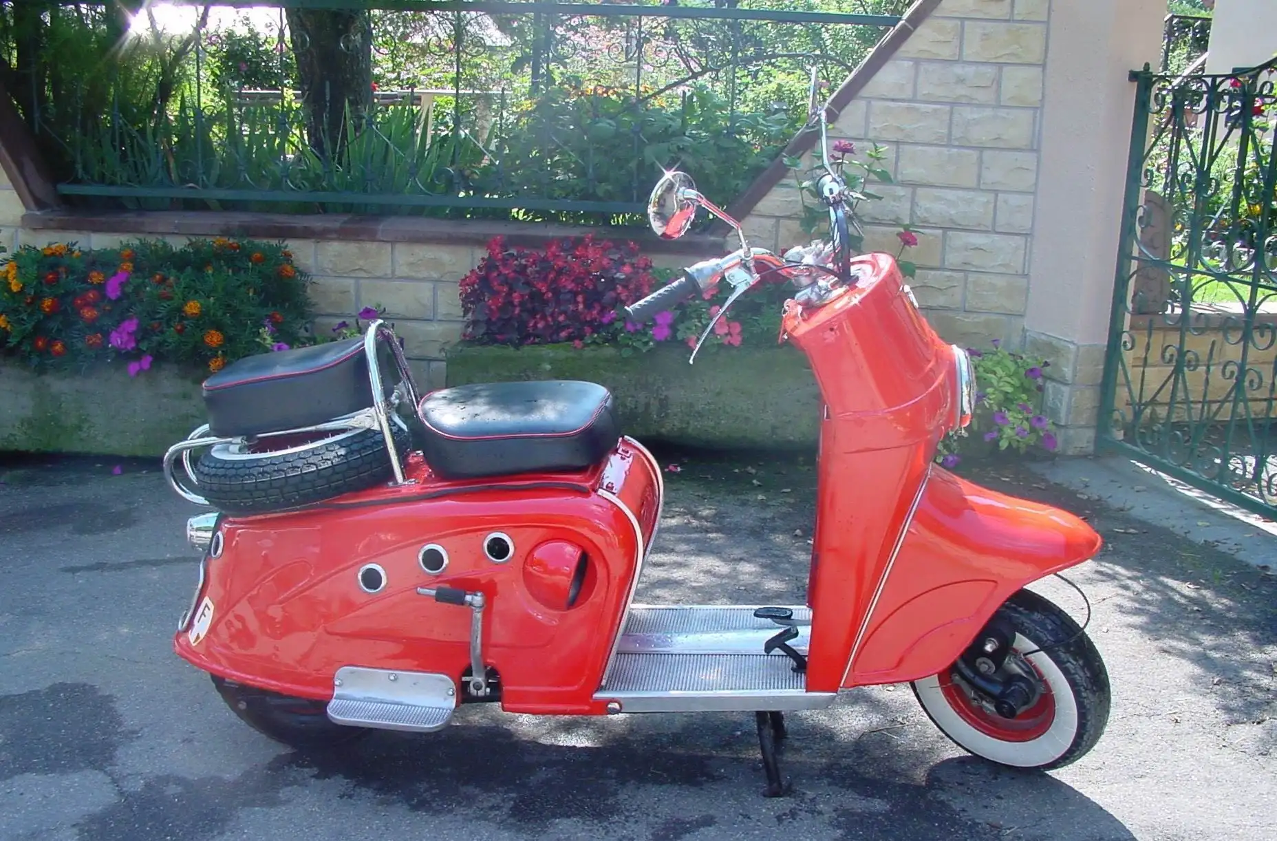 The Classic Charm of the Bernardet Scooter